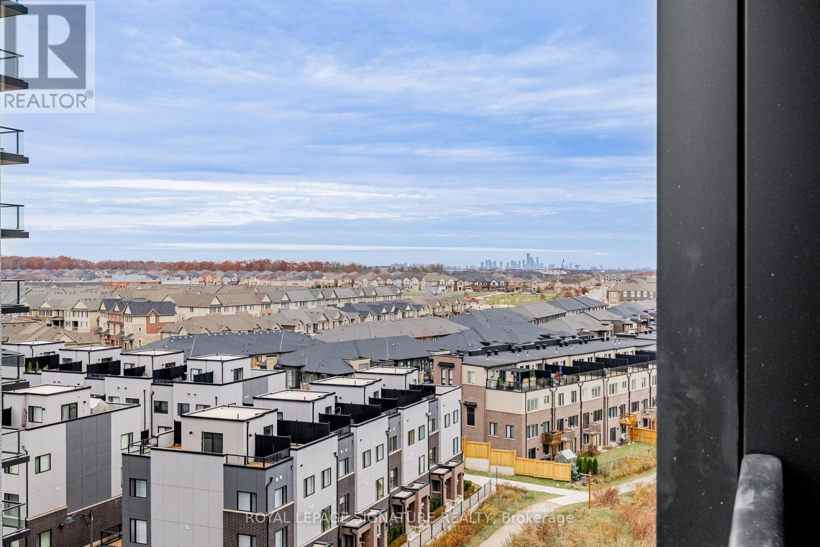 811 - 3071 Trafalgar Road, Oakville, Ontario L6H 3V6 - Photo 30 - W12562408