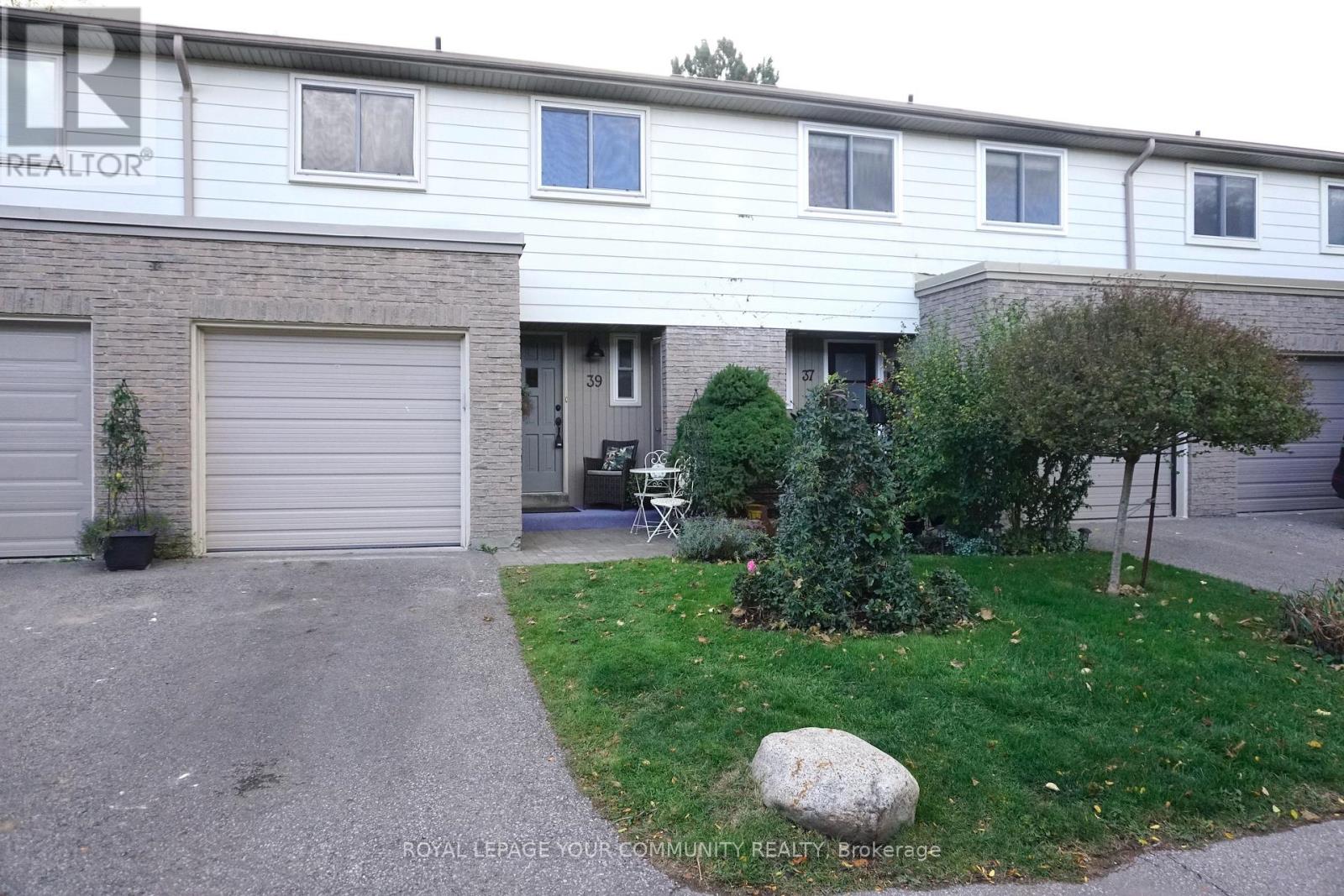 39 Knightsbridge Way, Markham, Ontario  L3P 3W6 - Photo 2 - N12480765