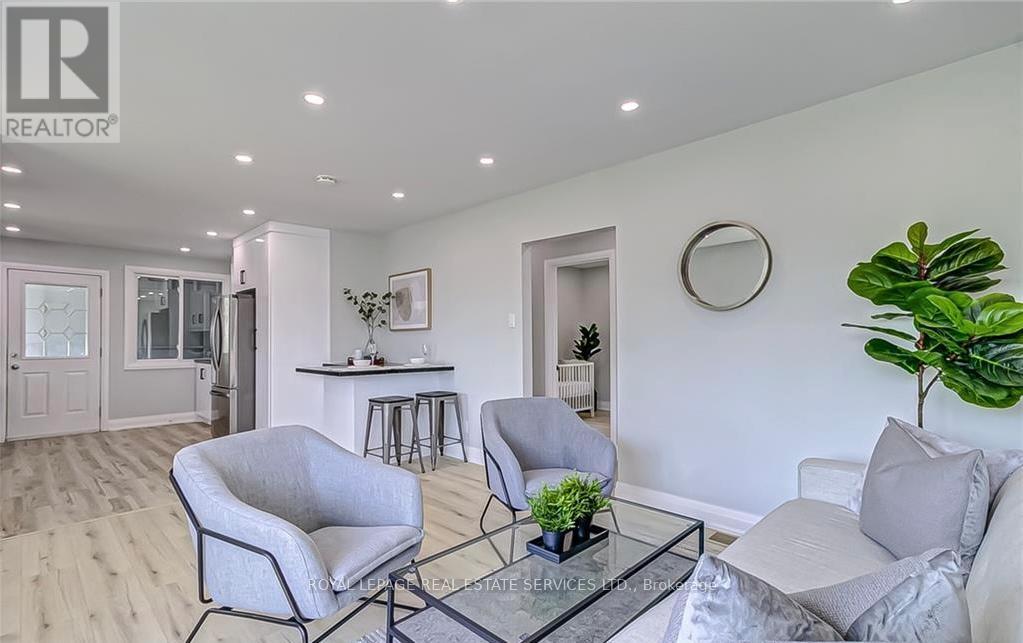 40 Ewing Street, Halton Hills, Ontario  L7G 2P9 - Photo 13 - W12576126