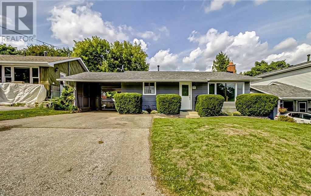 40 Ewing Street, Halton Hills, Ontario  L7G 2P9 - Photo 2 - W12576126