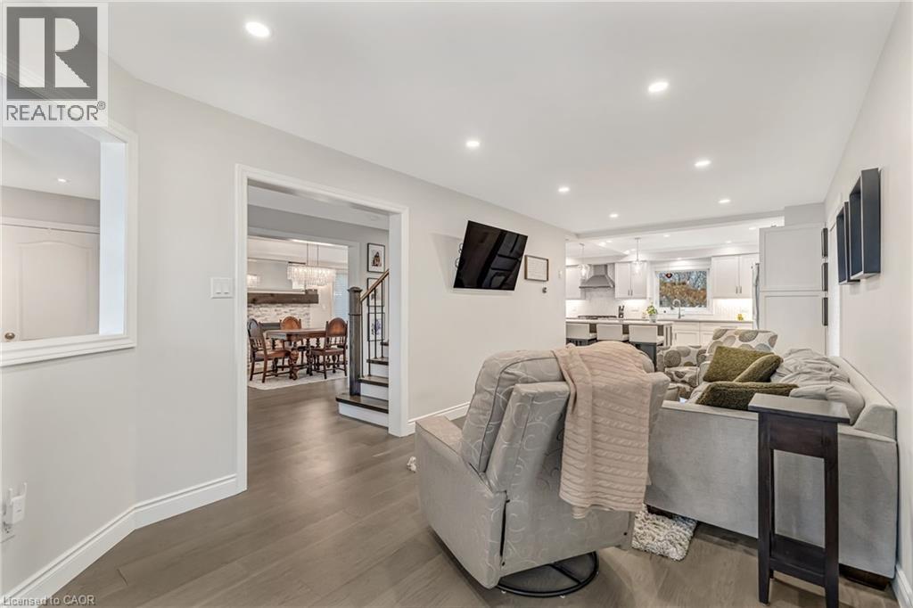 8 Keewaydin Street, Waterdown, Ontario  L8B 0K1 - Photo 7 - 40787419