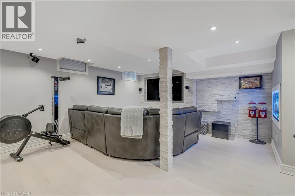 8 Keewaydin Street, Waterdown, Ontario  L8B 0K1 - Photo 34 - 40787419