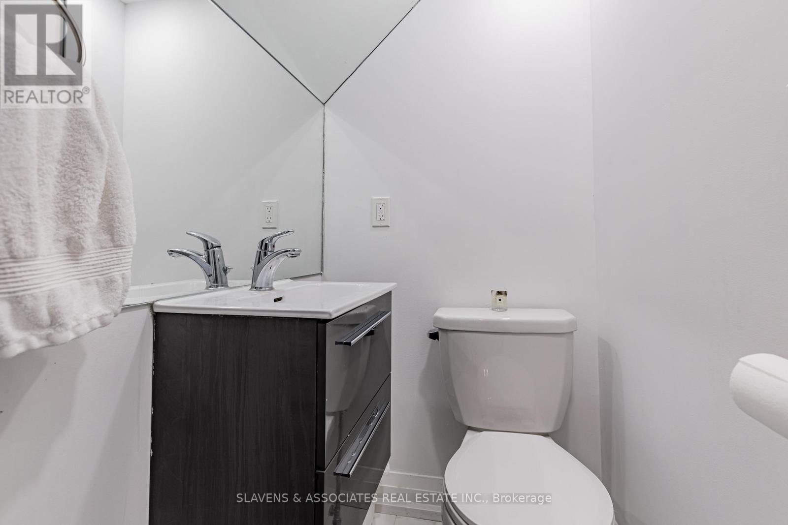 111 Cedric Avenue, Toronto, Ontario  M6C 3X7 - Photo 19 - C12577812