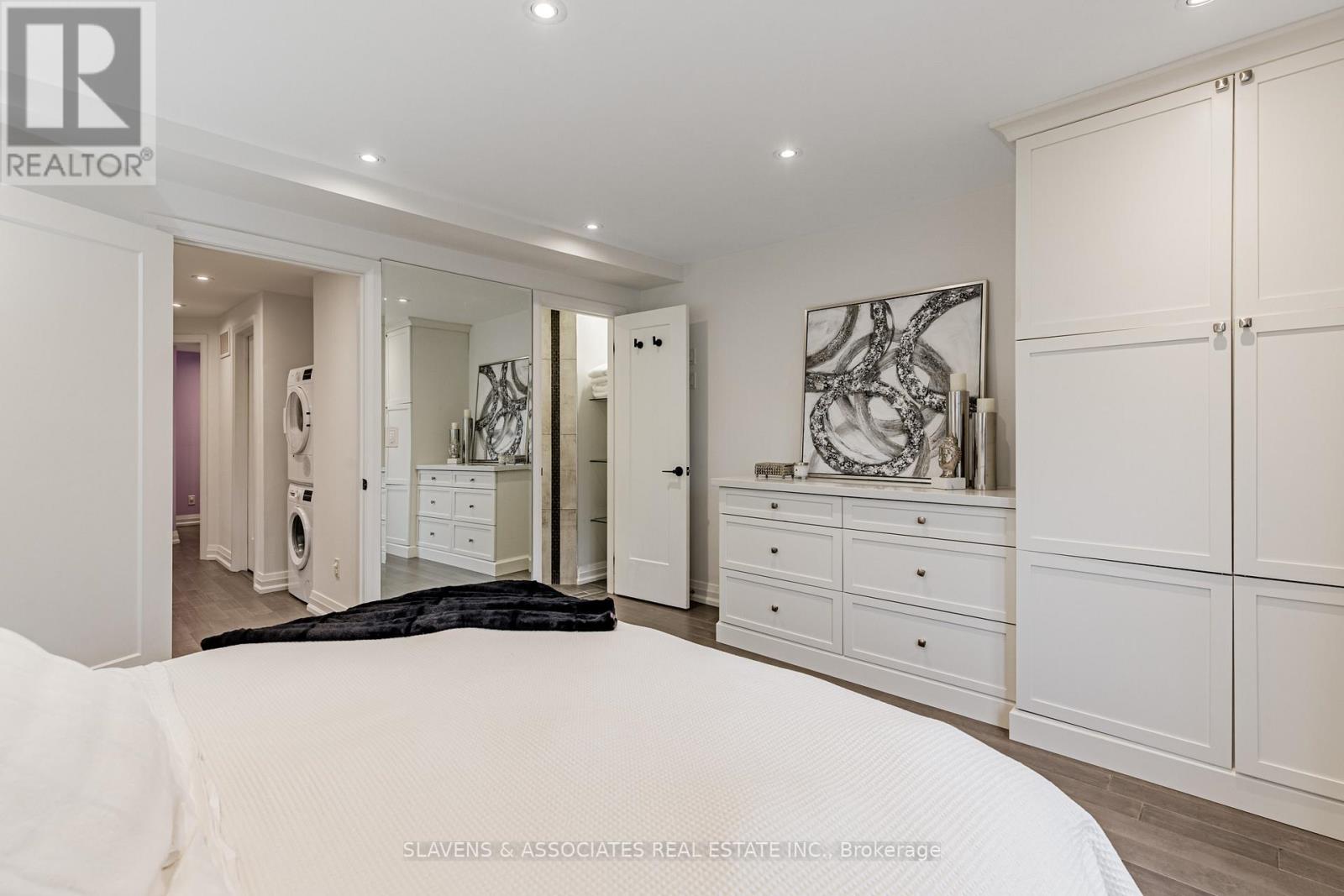 111 Cedric Avenue, Toronto, Ontario  M6C 3X7 - Photo 22 - C12577812