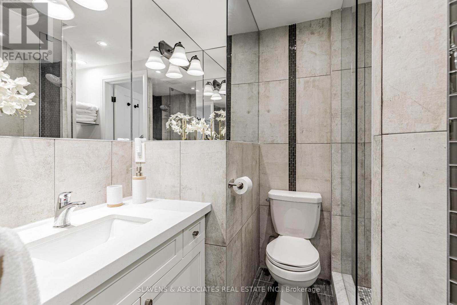 111 Cedric Avenue, Toronto, Ontario  M6C 3X7 - Photo 26 - C12577812