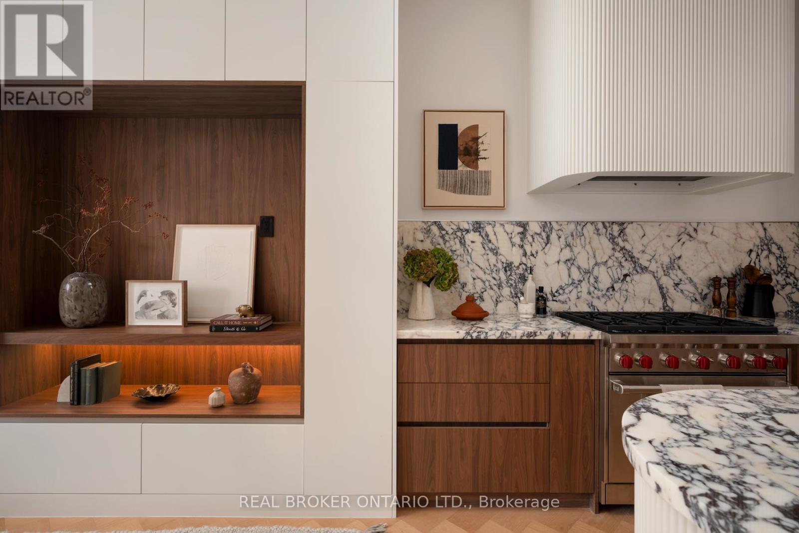 256 Major Street, Toronto, Ontario  M5S 2L6 - Photo 19 - C12577876