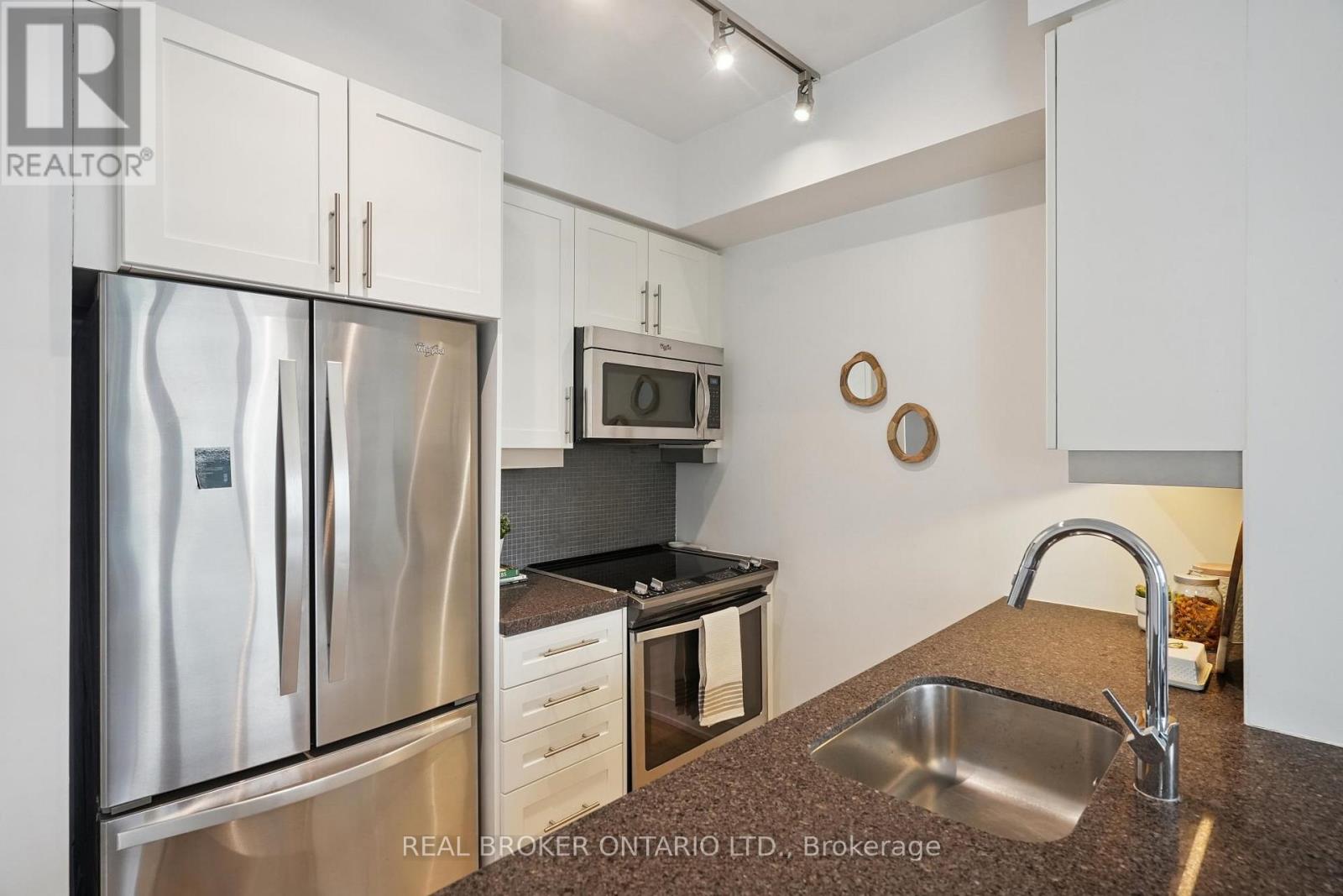 215 - 525 Adelaide Street W, Toronto, Ontario  M5V 0N7 - Photo 10 - C12577954