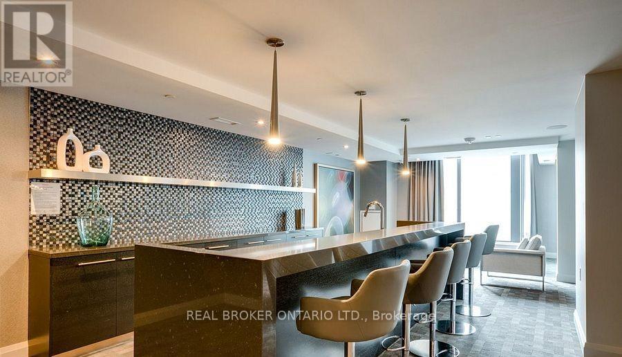 215 - 525 Adelaide Street W, Toronto, Ontario  M5V 0N7 - Photo 32 - C12577954