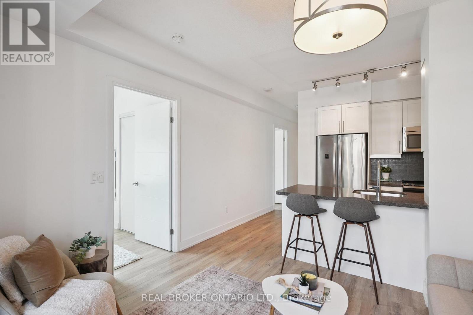 215 - 525 Adelaide Street W, Toronto, Ontario  M5V 0N7 - Photo 8 - C12577954