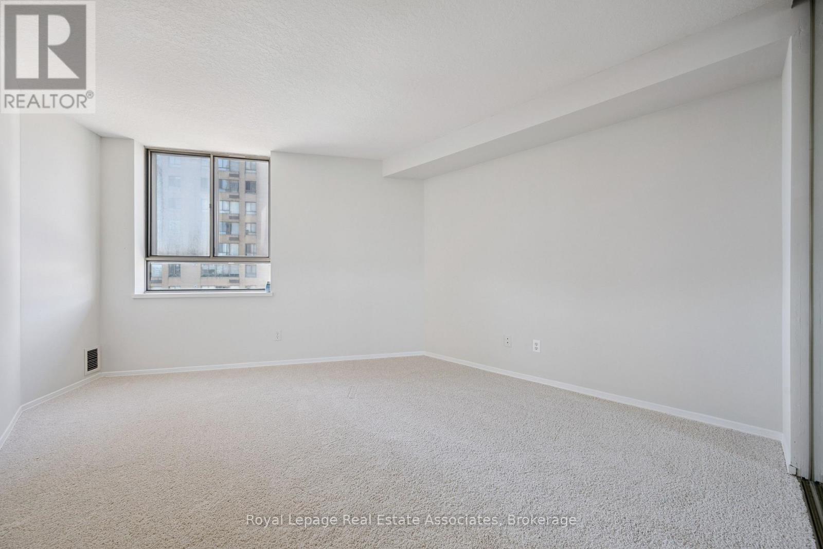 1004 - 260 Queens Quay W, Toronto, Ontario  M5J 2N3 - Photo 10 - C12578008