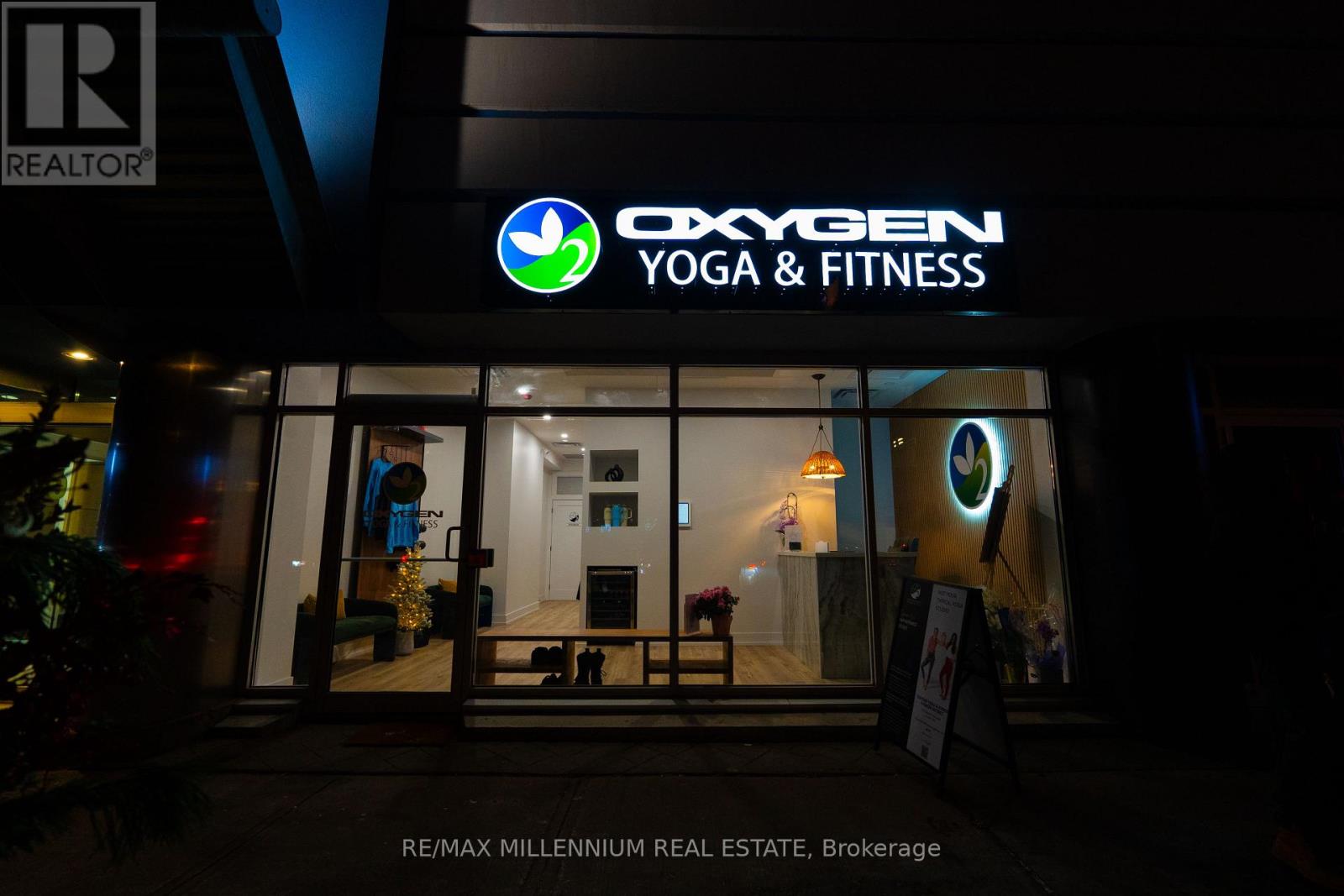 4 - 410 Adelaide Street, Toronto, Ontario  M5V 1S8 - Photo 2 - C12578042