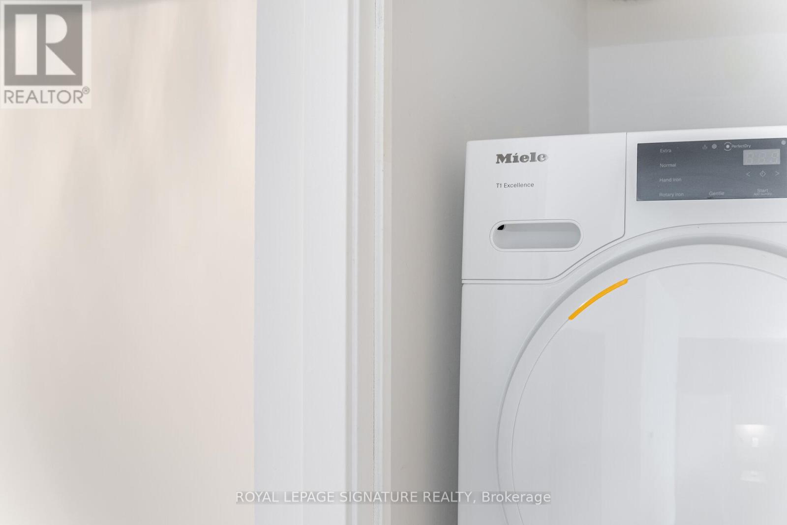 1501 - 1 The Esplanade Drive, Toronto, Ontario  M5E 0A8 - Photo 13 - C12449887