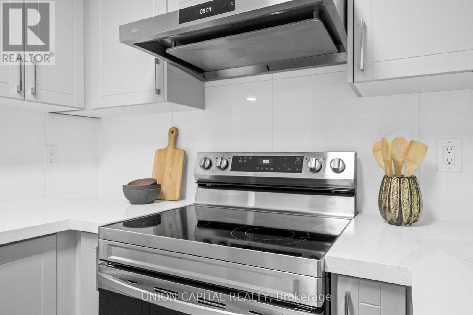 Lph17 - 39 Pemberton Avenue, Toronto, Ontario M2M 4L6 - Photo 9 - C12480274