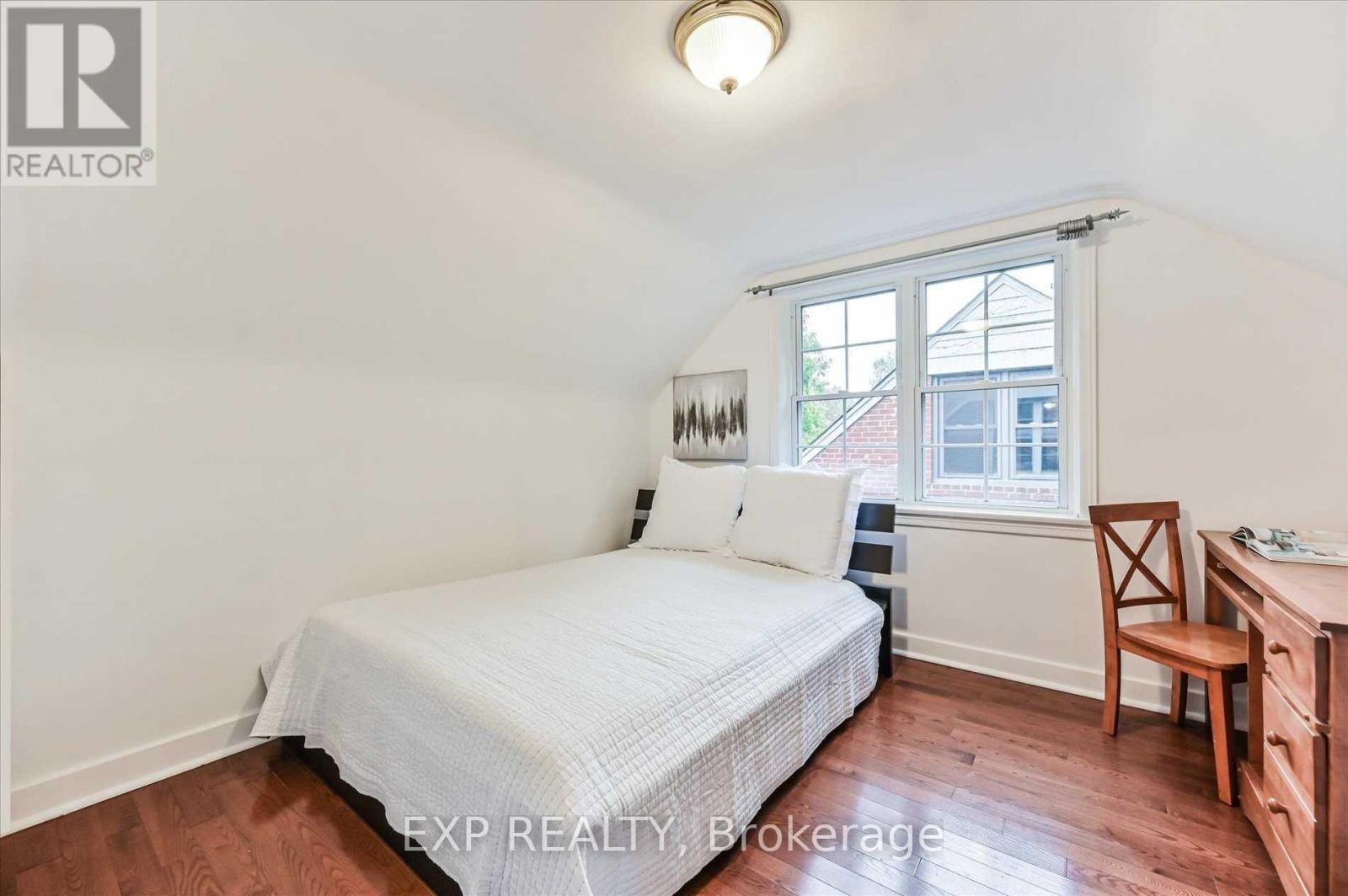 40 Plaxton(Upper Level) Drive, Toronto, Ontario  M4B 2P9 - Photo 19 - E12577404