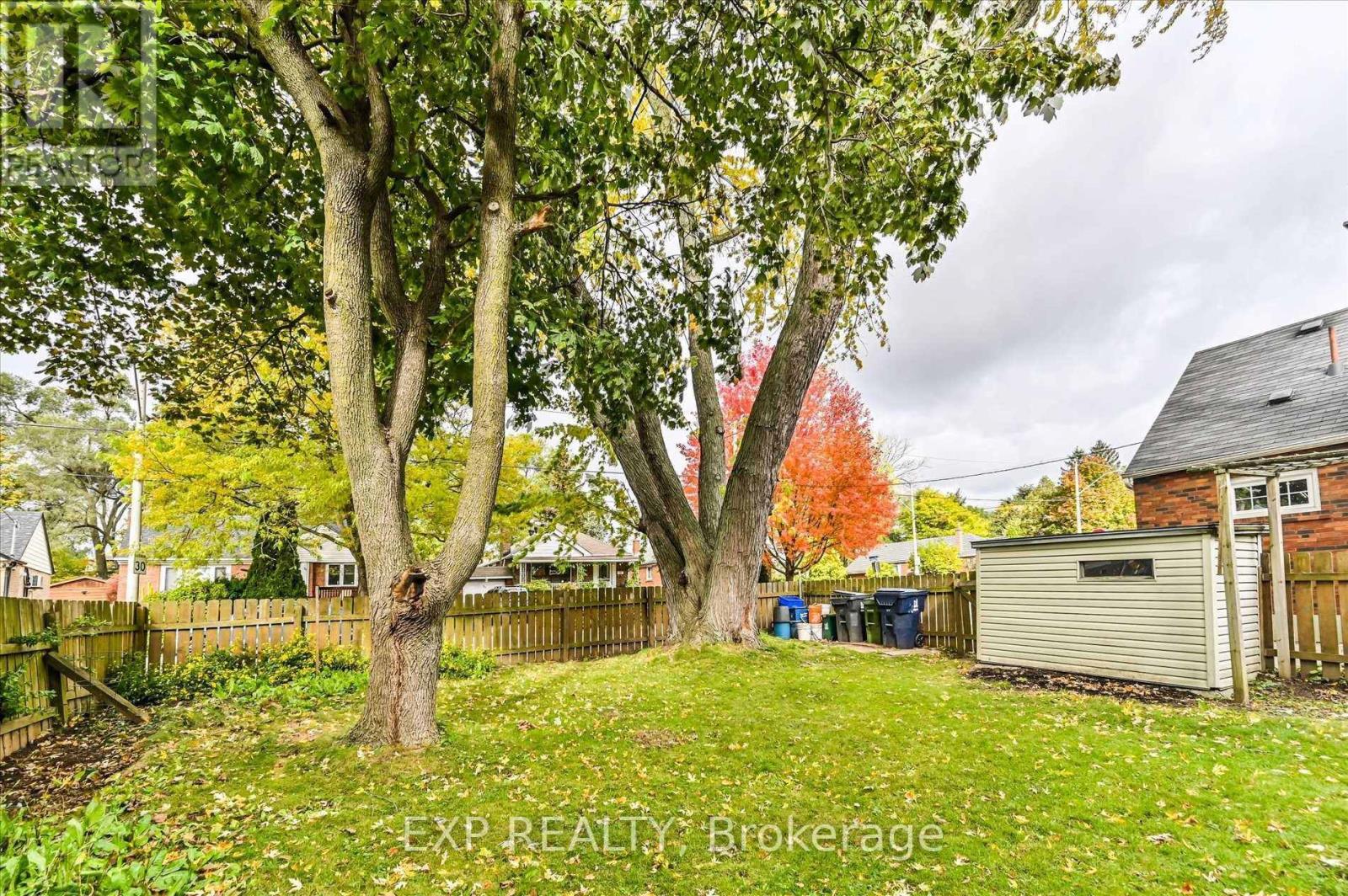 40 Plaxton(Upper Level) Drive, Toronto, Ontario  M4B 2P9 - Photo 24 - E12577404