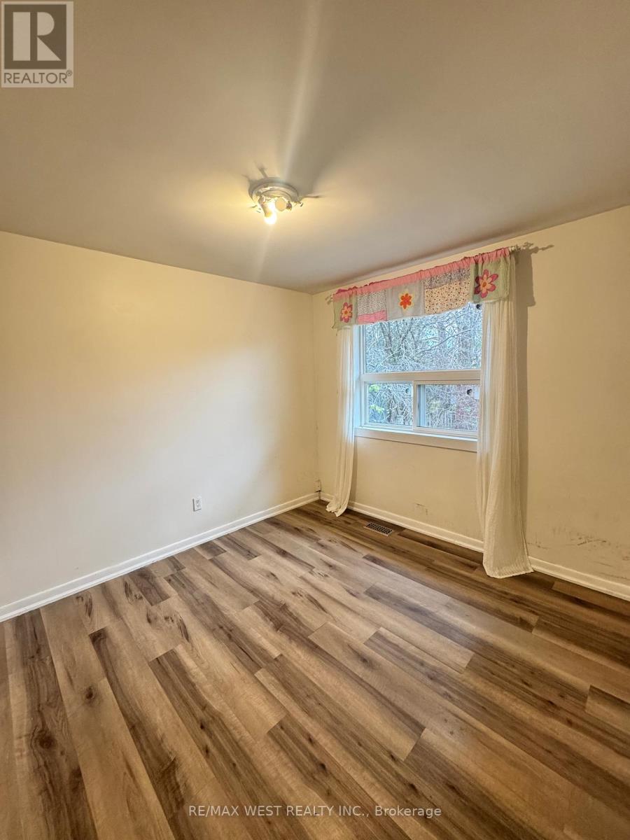 Main Floor - 410 Becker Road N, Richmond Hill, Ontario  L4C 2S4 - Photo 13 - N12547288