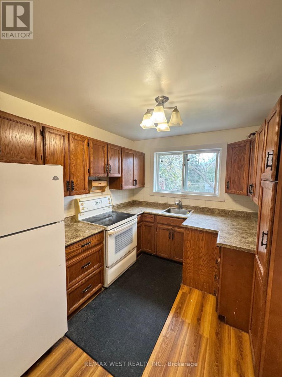 Main Floor - 410 Becker Road N, Richmond Hill, Ontario  L4C 2S4 - Photo 8 - N12547288