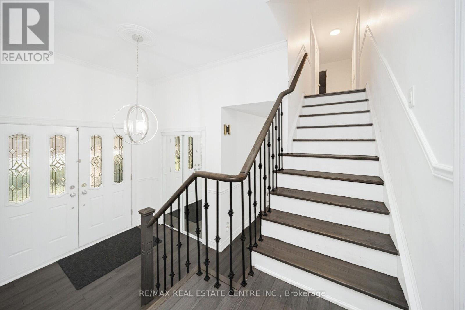 15095 Dixie Road, Caledon, Ontario  L7C 2N1 - Photo 23 - W12484271