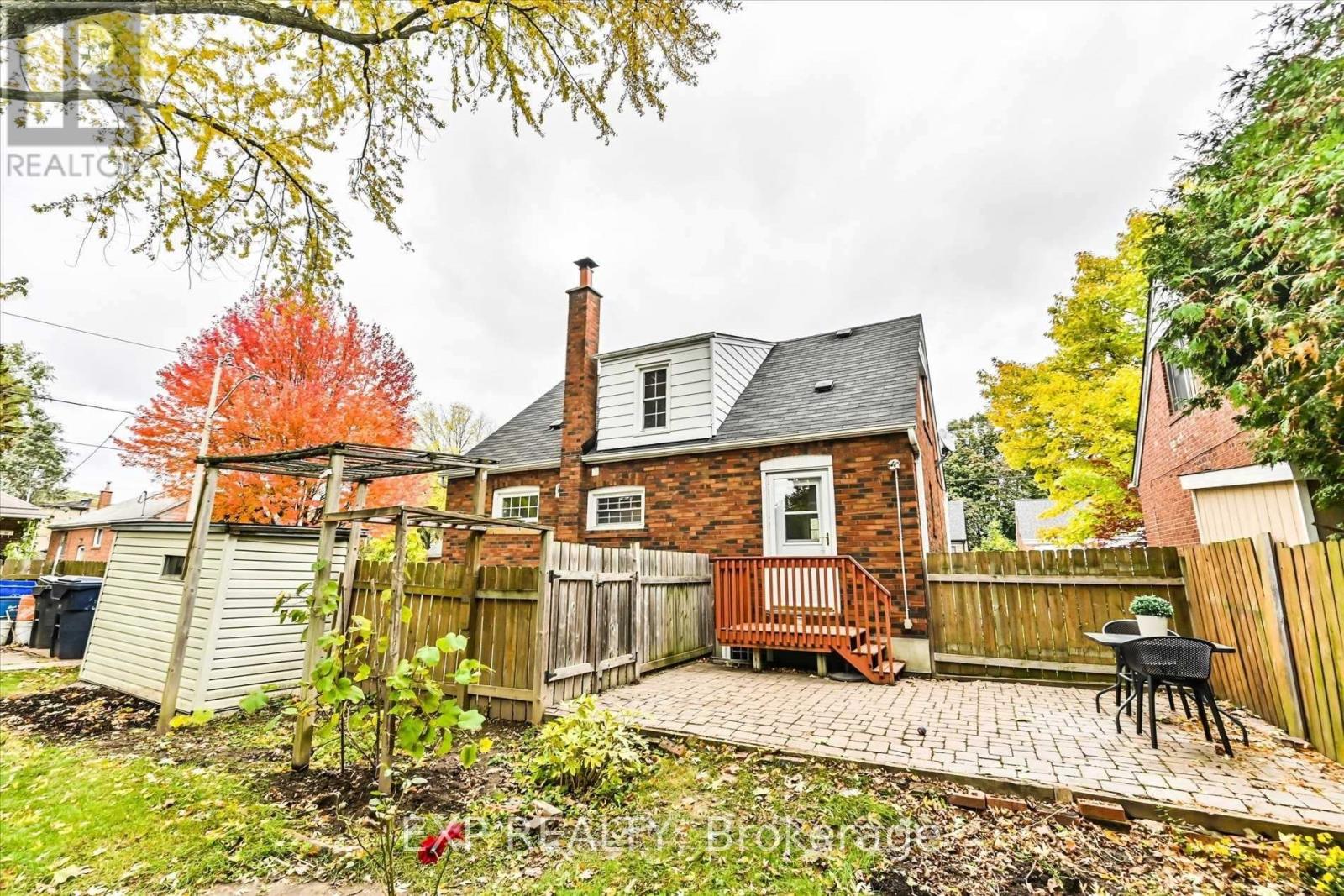 40 Plaxton(Upper Level) Drive, Toronto, Ontario  M4B 2P9 - Photo 27 - E12577404