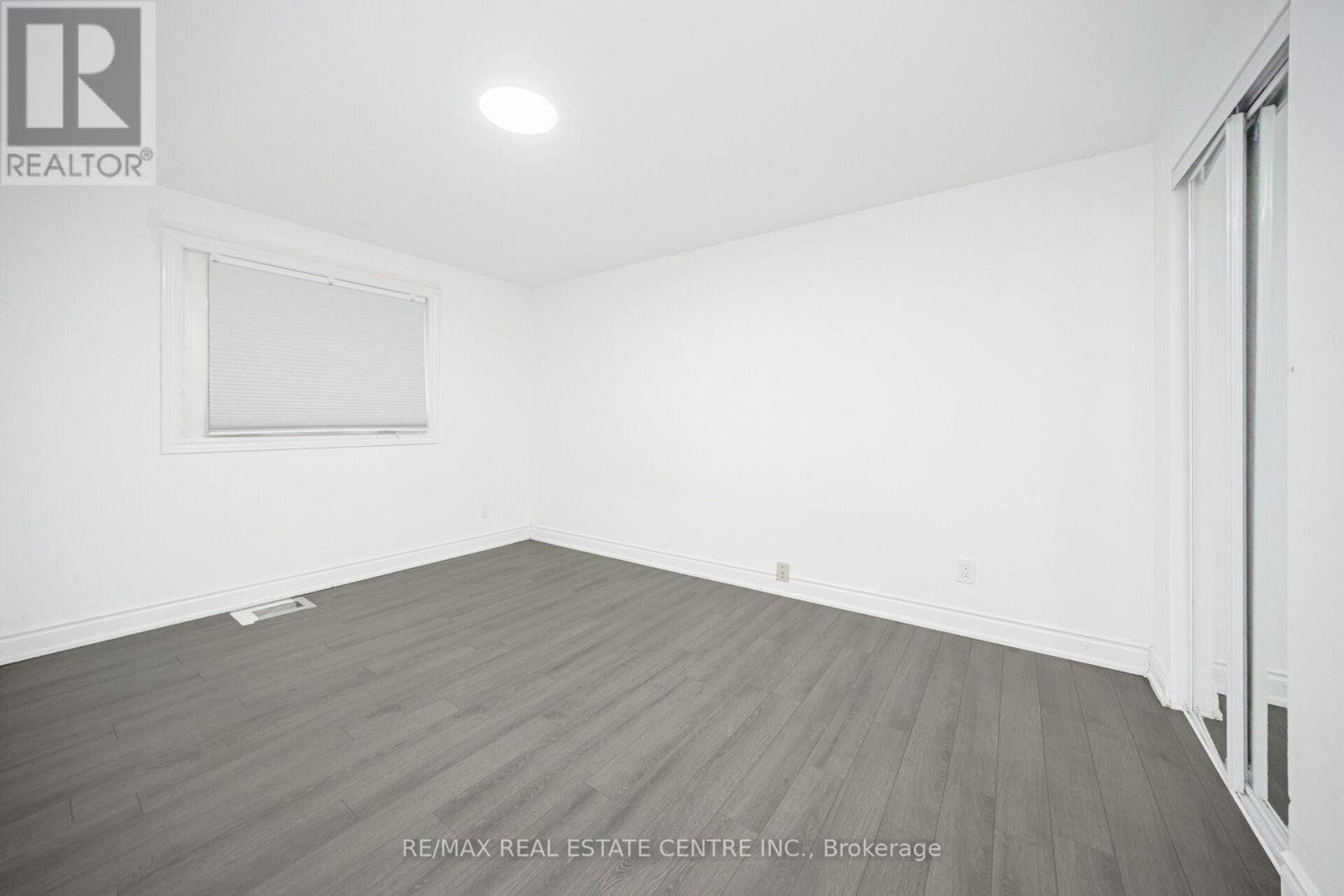 15095 Dixie Road, Caledon, Ontario  L7C 2N1 - Photo 27 - W12484271