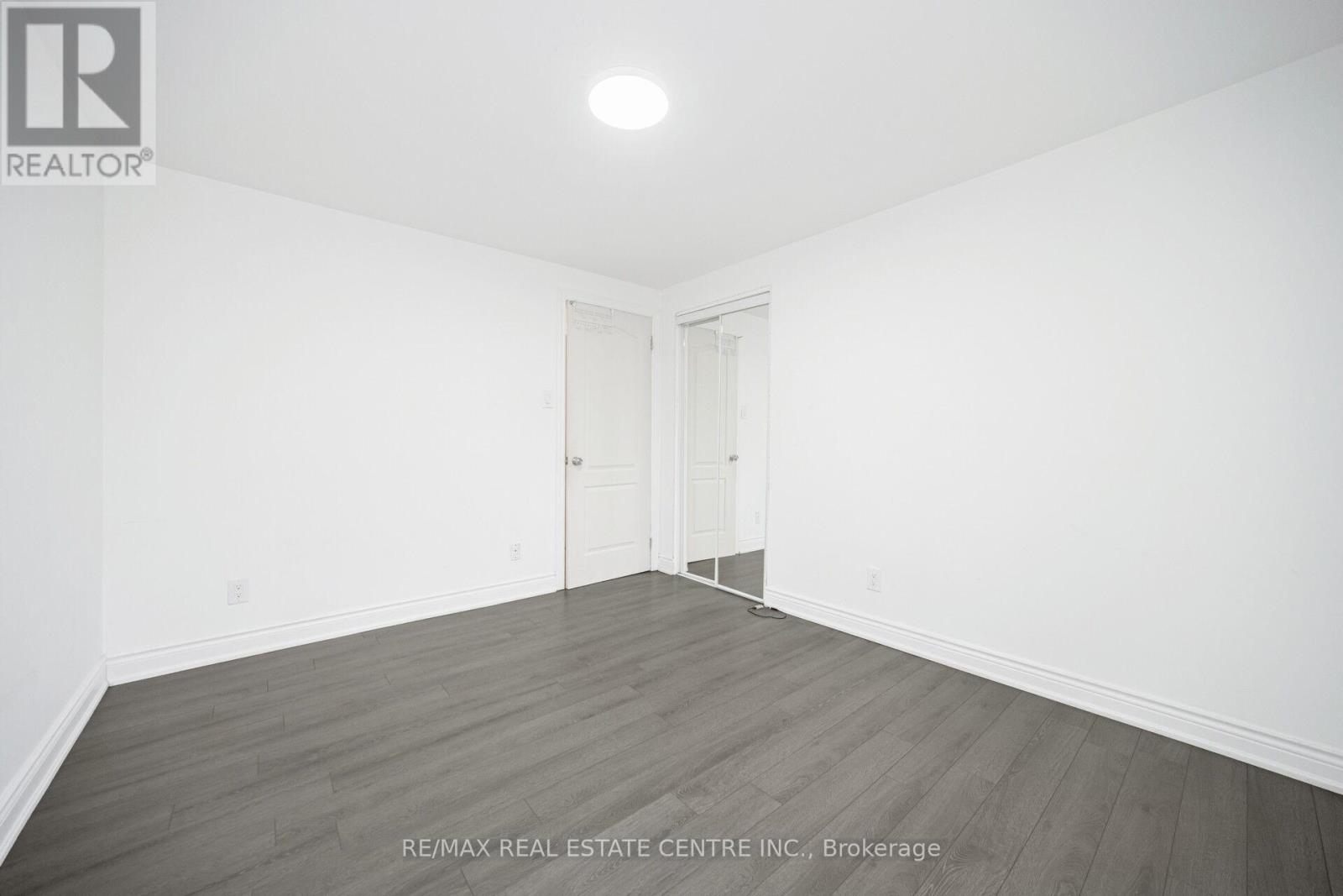 15095 Dixie Road, Caledon, Ontario  L7C 2N1 - Photo 26 - W12484271