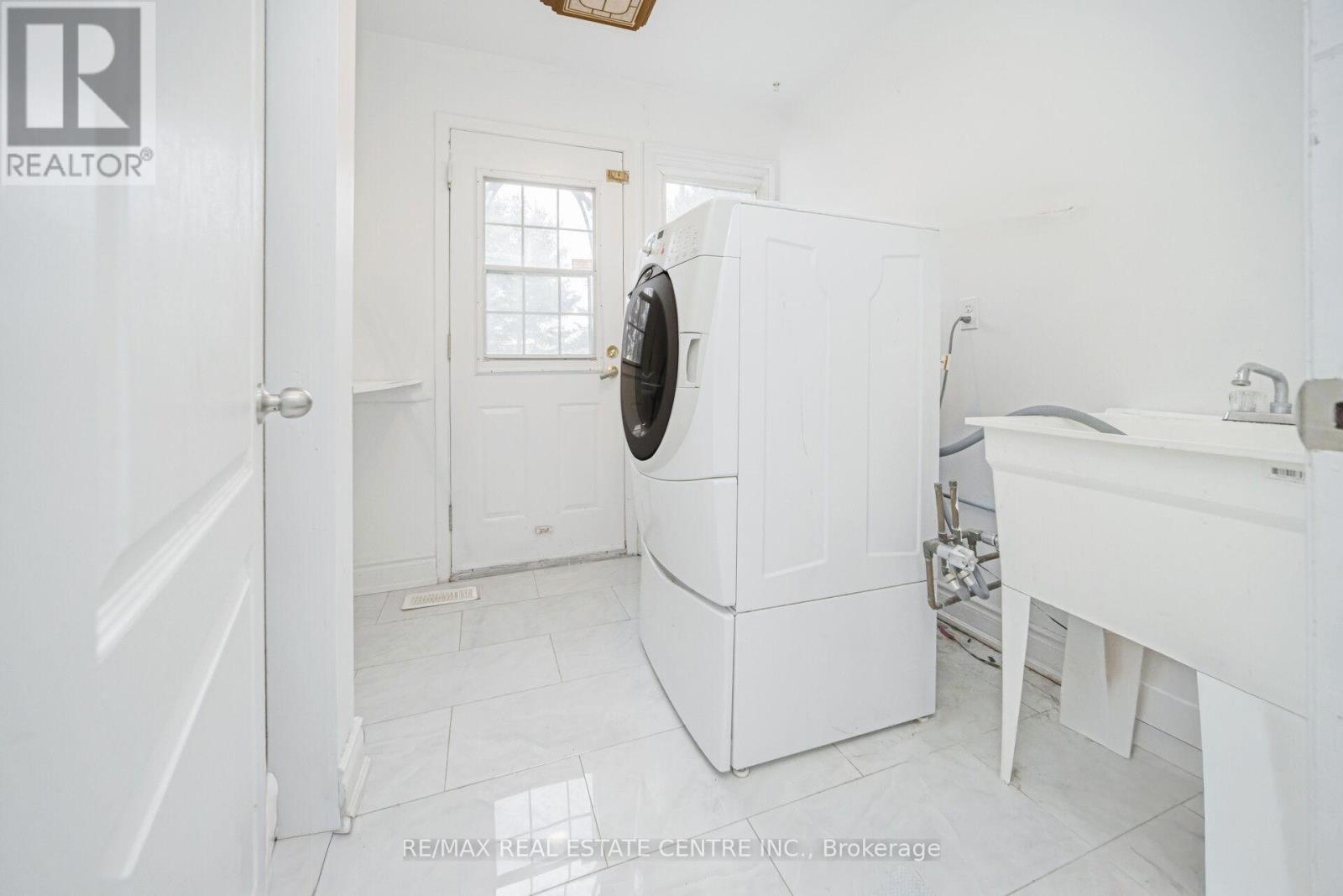 15095 Dixie Road, Caledon, Ontario  L7C 2N1 - Photo 34 - W12484271