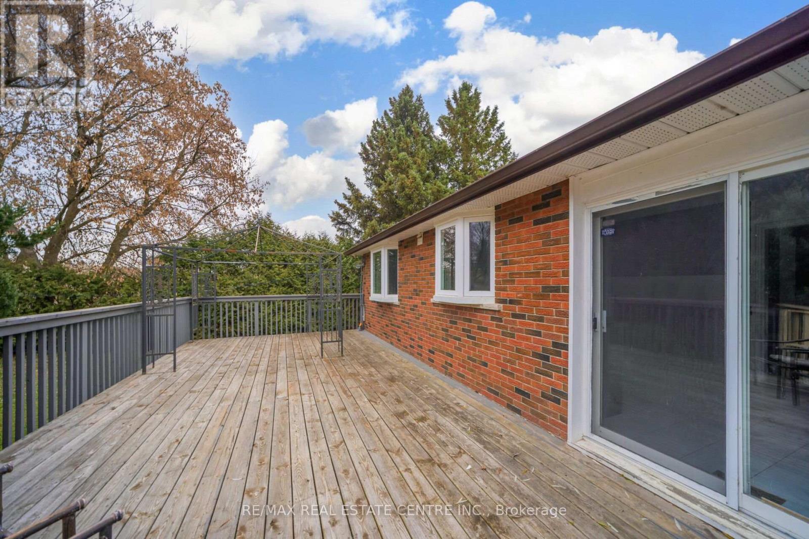 15095 Dixie Road, Caledon, Ontario  L7C 2N1 - Photo 45 - W12484271