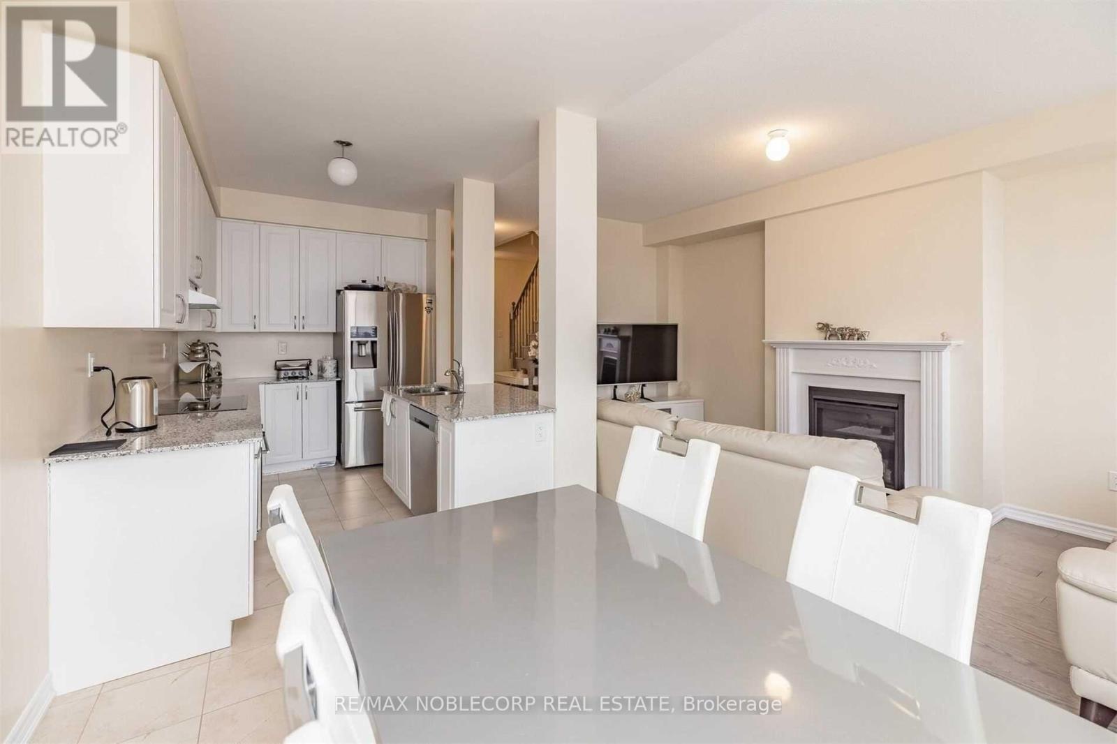 144 Sunset Terrace, Vaughan, Ontario  L4L 1A6 - Photo 11 - N12577826