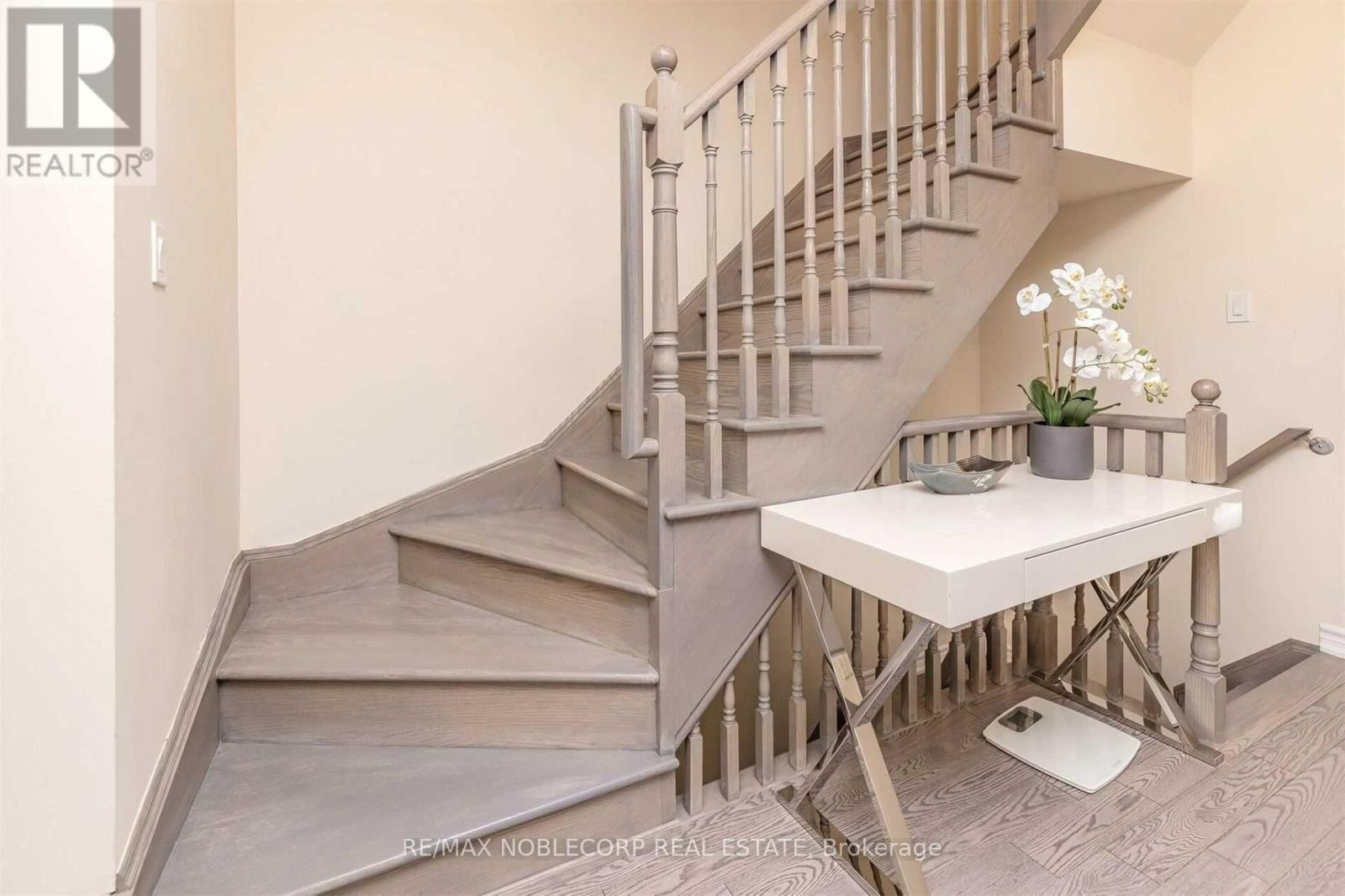 144 Sunset Terrace, Vaughan, Ontario  L4L 1A6 - Photo 13 - N12577826