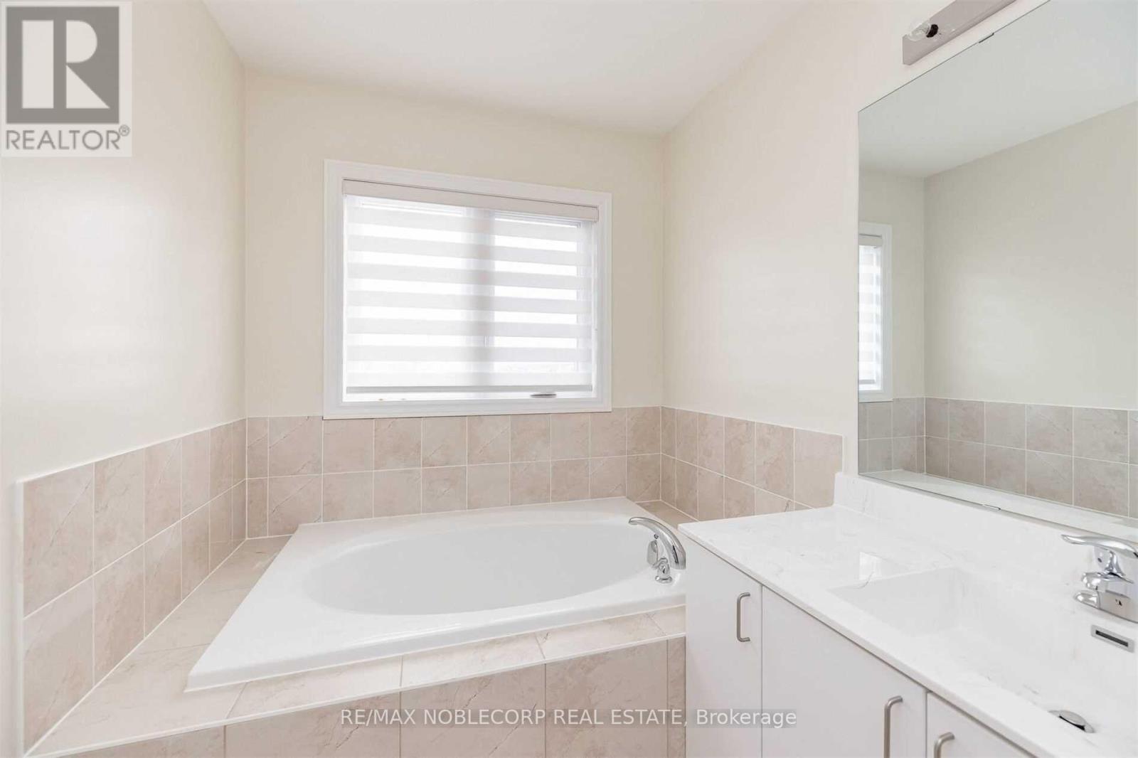 144 Sunset Terrace, Vaughan, Ontario  L4L 1A6 - Photo 18 - N12577826