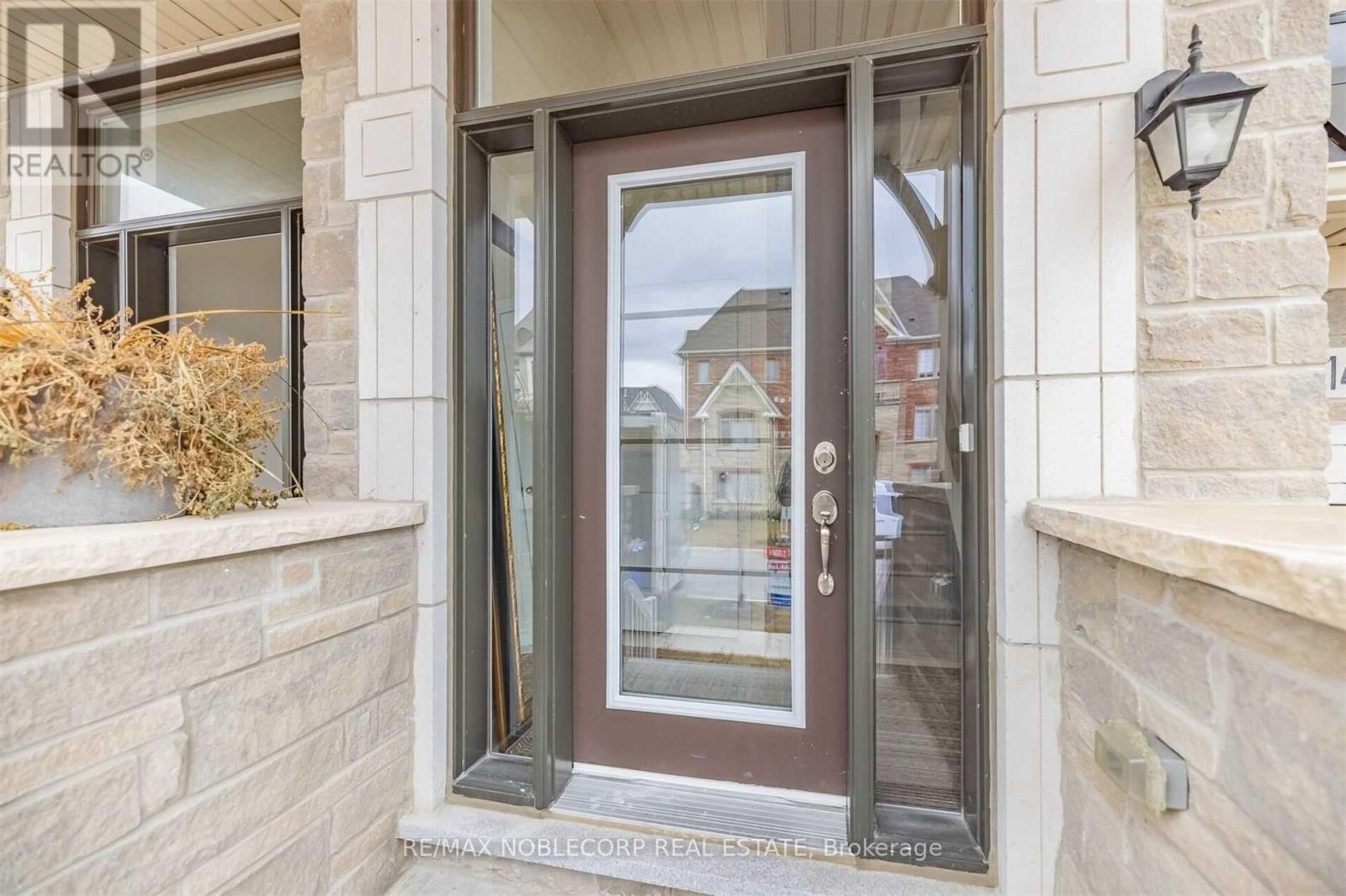 144 Sunset Terrace, Vaughan, Ontario  L4L 1A6 - Photo 2 - N12577826