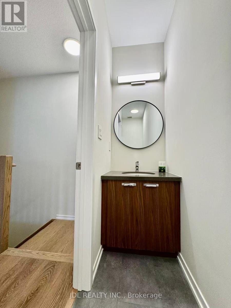 94 Matawin Lane S, Richmond Hill, Ontario  L4B 0H7 - Photo 10 - N12577832