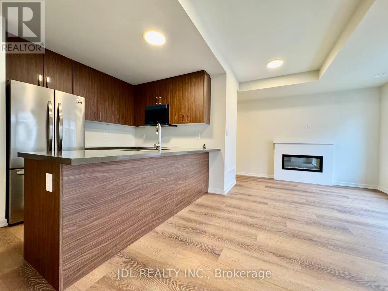 94 Matawin Lane S, Richmond Hill, Ontario  L4B 0H7 - Photo 3 - N12577832