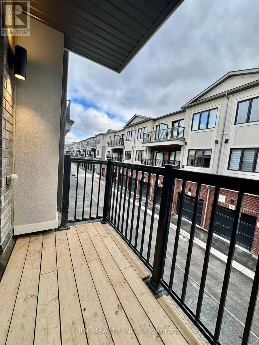 94 Matawin Lane S, Richmond Hill, Ontario  L4B 0H7 - Photo 9 - N12577832