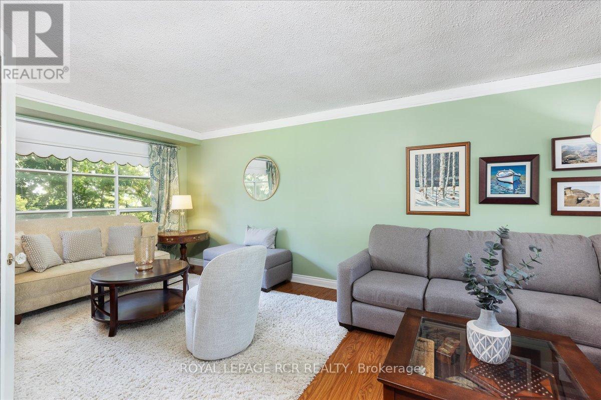 55 Valley Mills Road, East Gwillimbury, Ontario  L0G 1M0 - Photo 10 - N12577888