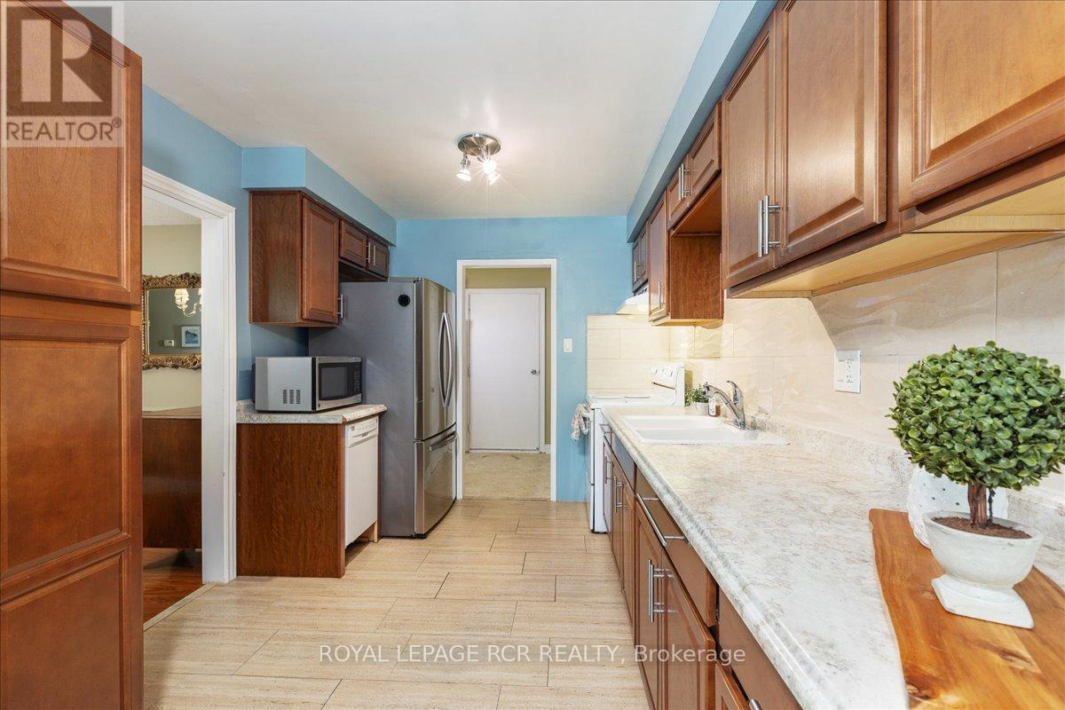 55 Valley Mills Road, East Gwillimbury, Ontario  L0G 1M0 - Photo 16 - N12577888