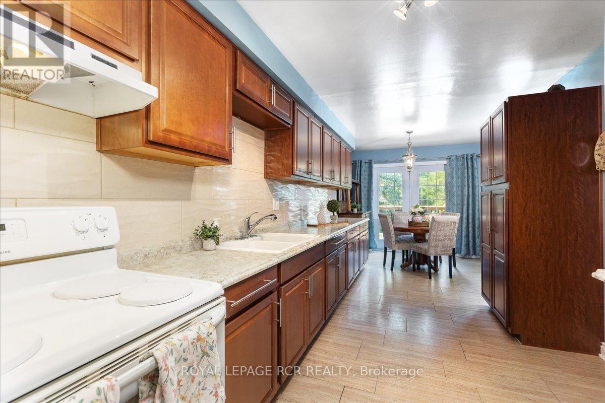 55 Valley Mills Road, East Gwillimbury, Ontario  L0G 1M0 - Photo 17 - N12577888