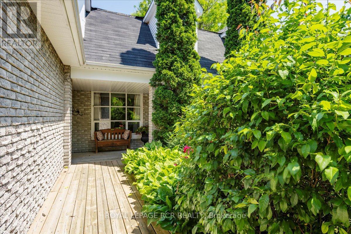 55 Valley Mills Road, East Gwillimbury, Ontario  L0G 1M0 - Photo 4 - N12577888