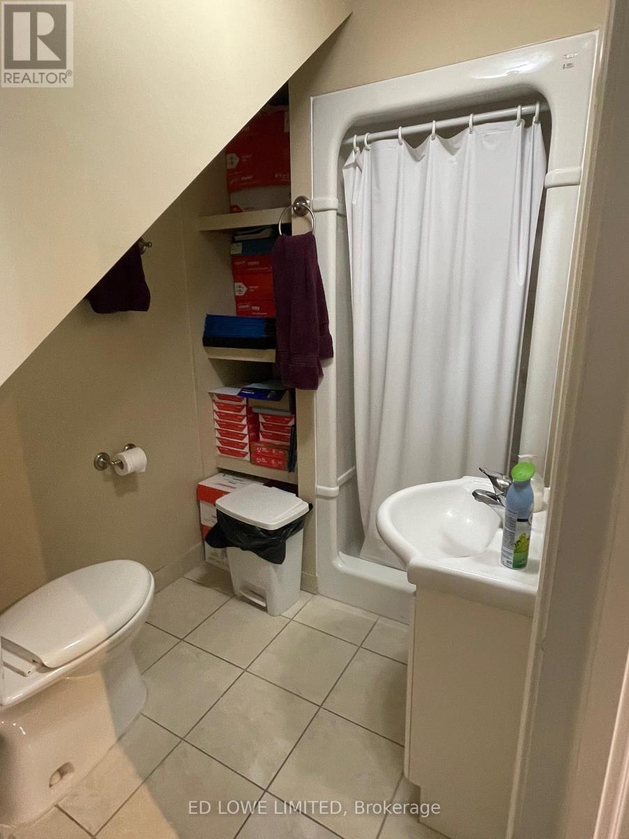 43 Worsley Street, Barrie, Ontario  L4M 1L7 - Photo 5 - S12577910