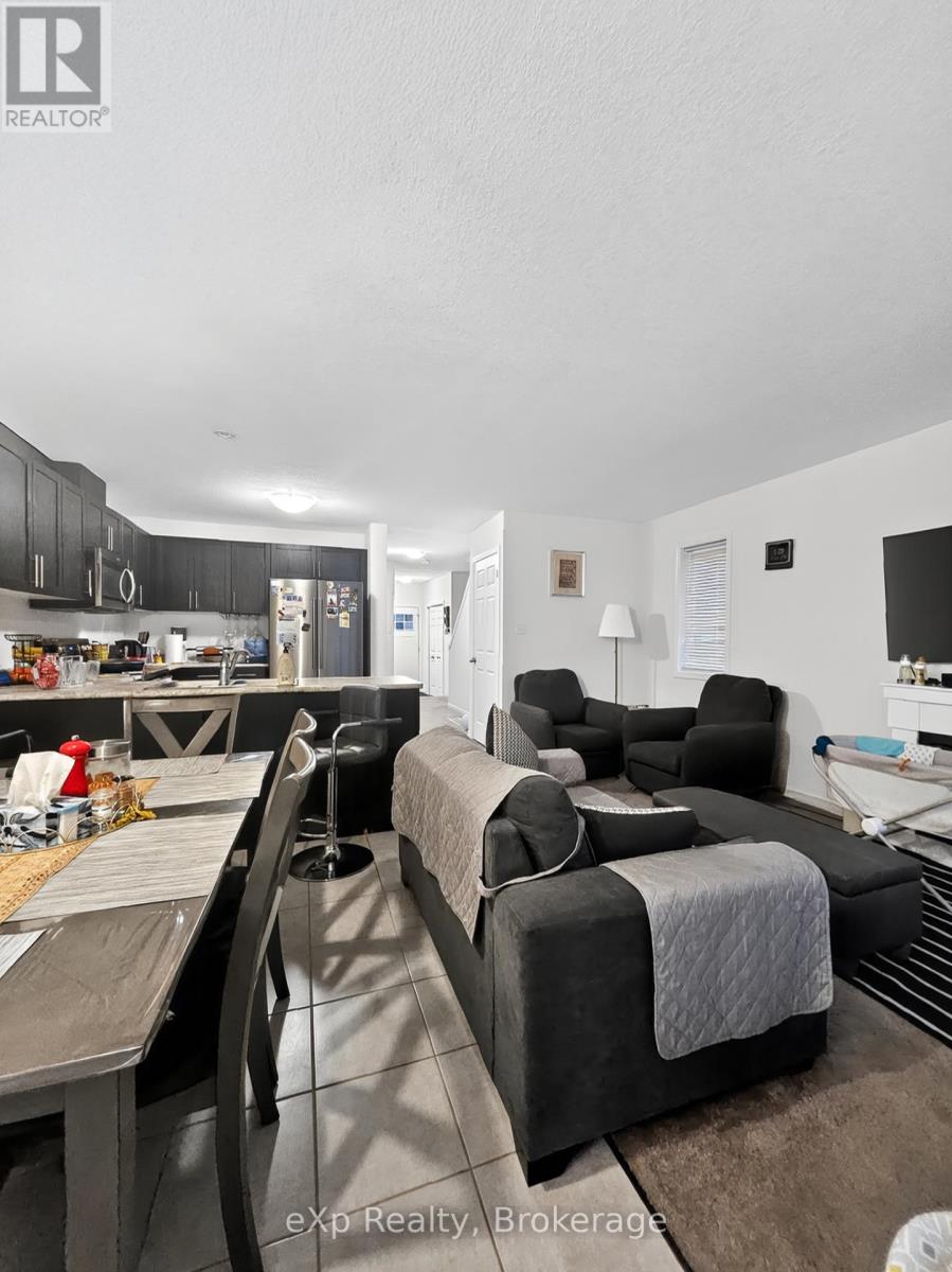 75 - 135 Hardcastle Drive, Cambridge, Ontario N1S 0B6 - Photo 2 - X12578176