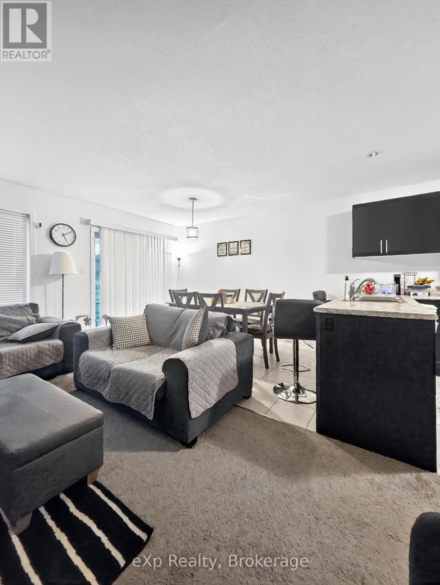 75 - 135 Hardcastle Drive, Cambridge, Ontario N1S 0B6 - Photo 3 - X12578176