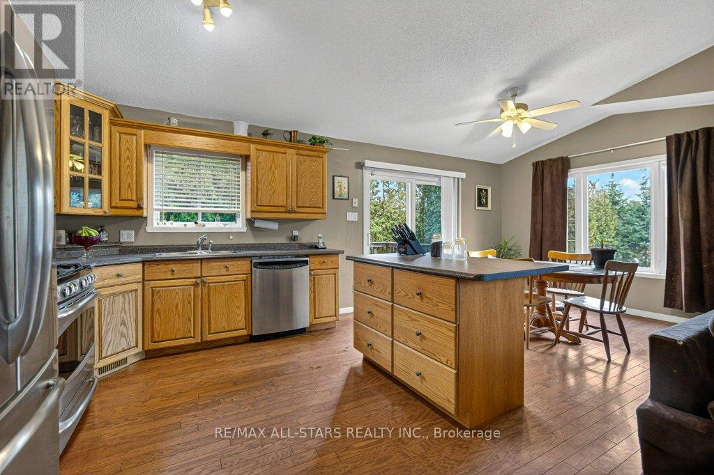 11 Grandview Drive, Kawartha Lakes, Ontario  K0L 2W0 - Photo 11 - X12578112