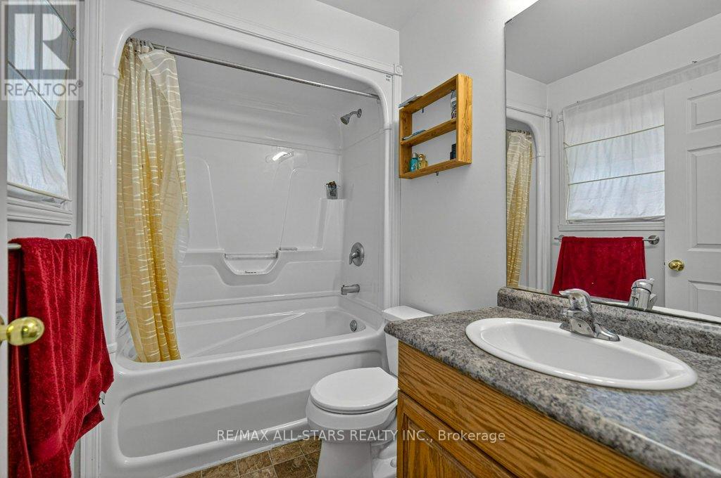 11 Grandview Drive, Kawartha Lakes, Ontario  K0L 2W0 - Photo 17 - X12578112