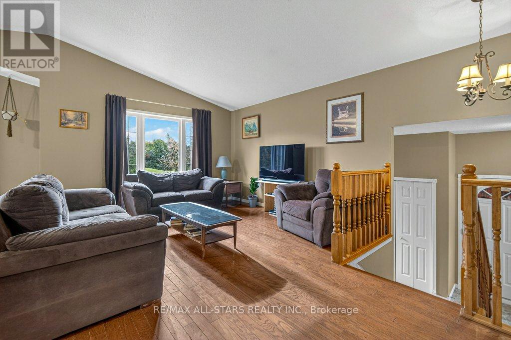 11 Grandview Drive, Kawartha Lakes, Ontario  K0L 2W0 - Photo 5 - X12578112