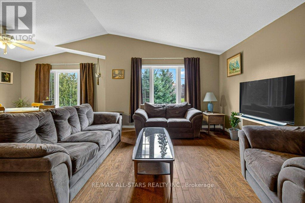 11 Grandview Drive, Kawartha Lakes, Ontario  K0L 2W0 - Photo 6 - X12578112