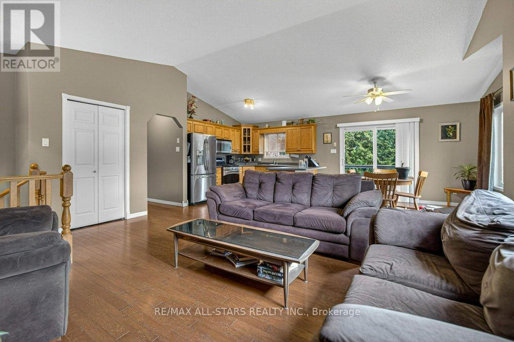 11 Grandview Drive, Kawartha Lakes, Ontario  K0L 2W0 - Photo 7 - X12578112