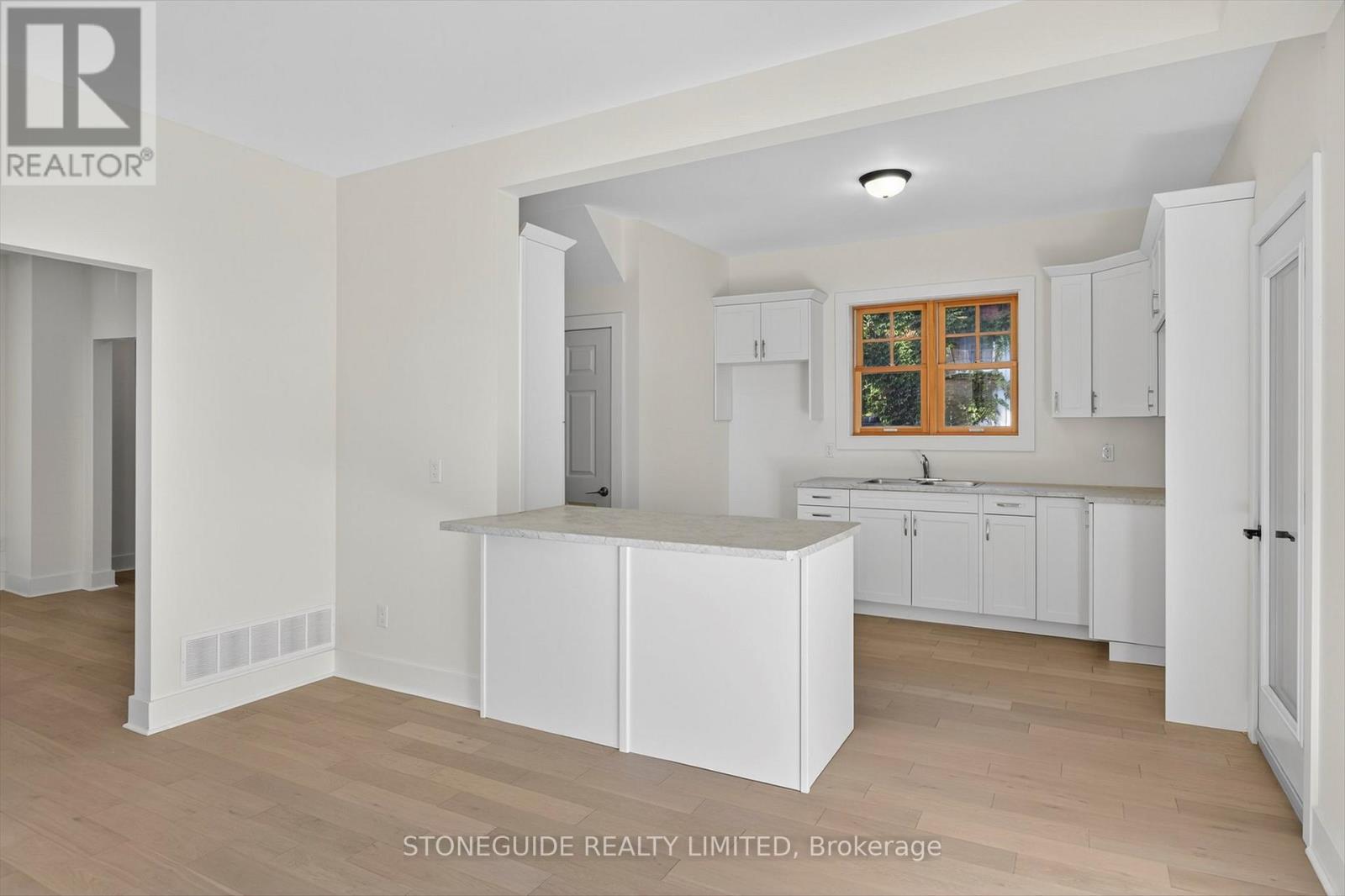 550 Bolivar Street, Peterborough, Ontario  K9J 4R8 - Photo 11 - X12578140