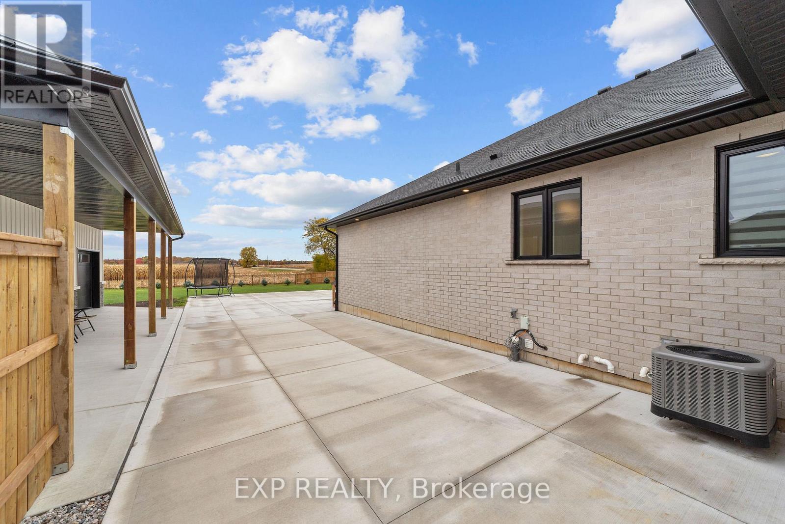 6572 Calvert Drive, Strathroy-Caradoc, Ontario  N7G 3H5 - Photo 34 - X12578098