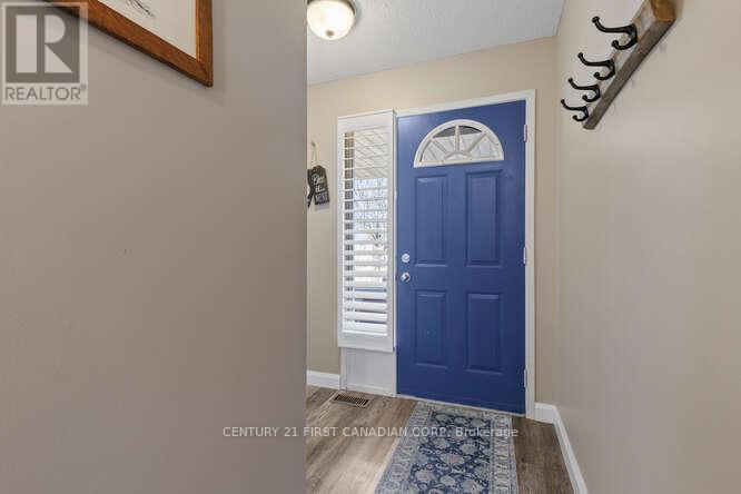 349 Highview Crescent, London South, Ontario  N6J 4E2 - Photo 5 - X12578136