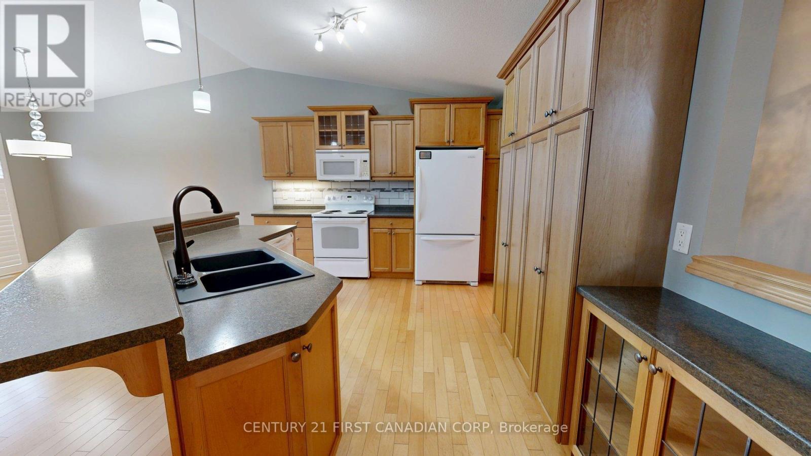 50 - 620 Thistlewood Drive, London North, Ontario  N5X 0A9 - Photo 11 - X12578152